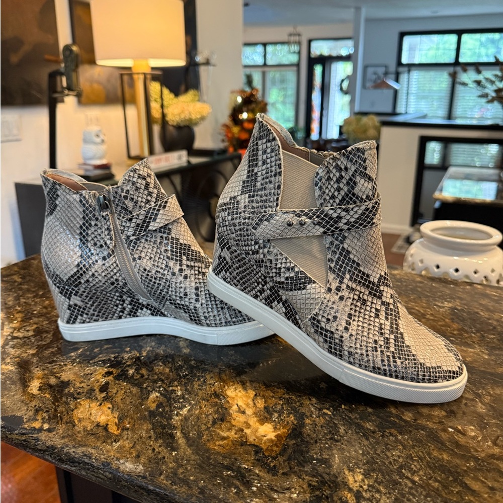 Paolo Black and Gray Snakeskin Wedge Sneakers